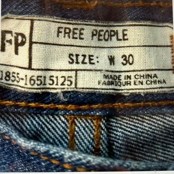 THREE pairs of FREE PEOPLE sz 30 denim shorts in very good pre owned condition. - Picture 7 of 11